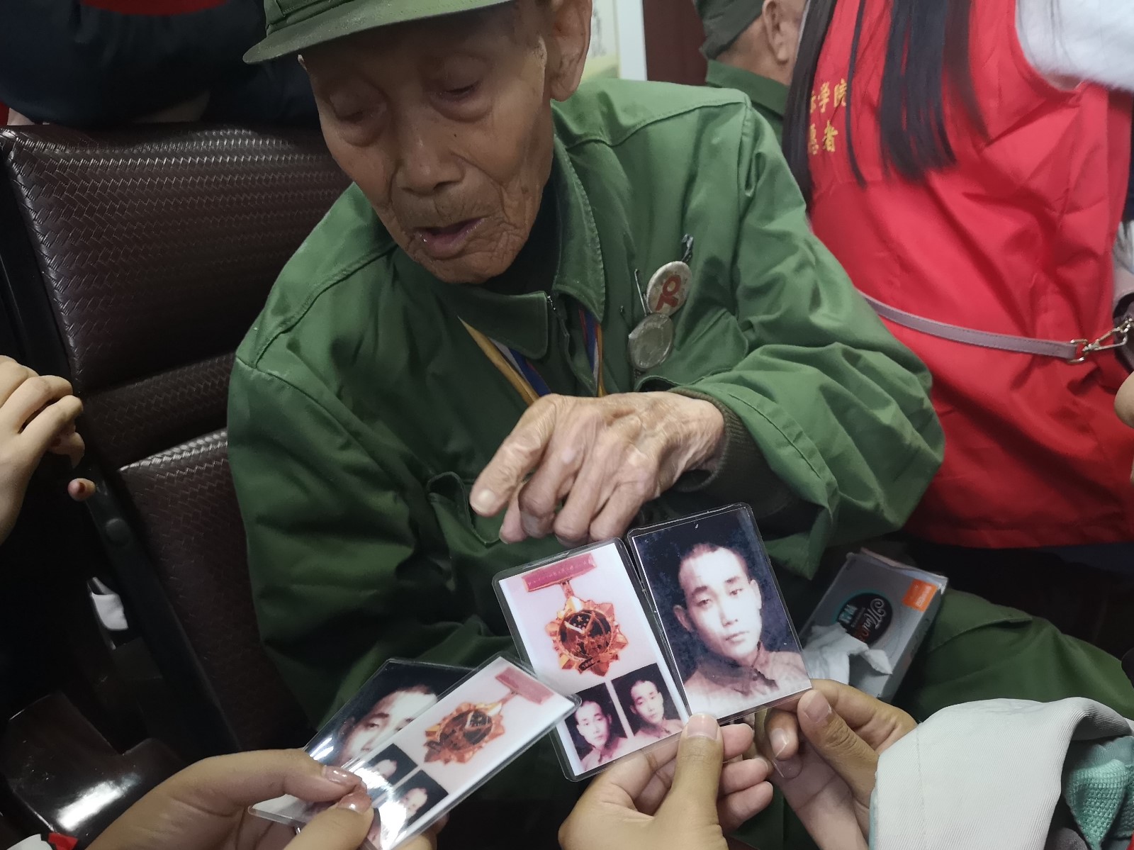 金秋重阳——再献红色温暖18.jpg 金秋重阳——再献红色温暖18.jpg