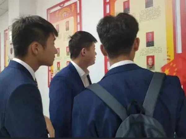 “不忘初心、牢记使命”——明礼住宿书院师生走进光荣院06.jpg