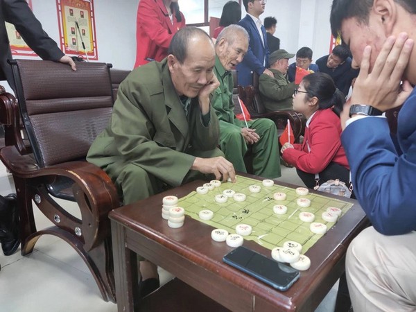 “不忘初心、牢记使命”——明礼住宿书院师生走进光荣院04.jpg