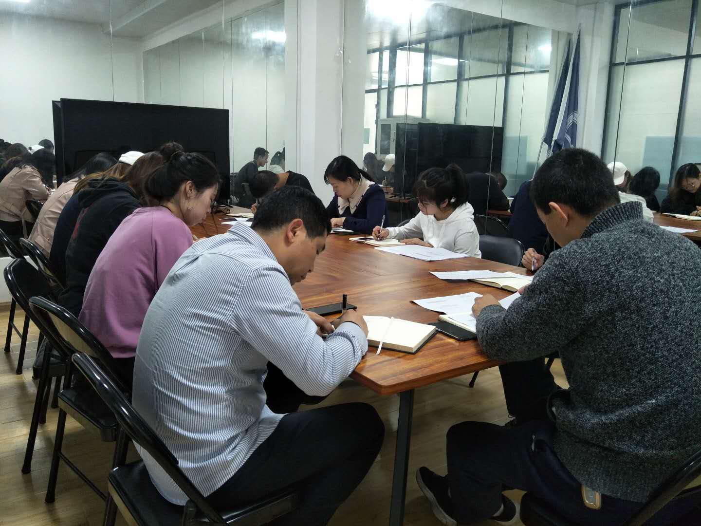微信图片_20190429165440.jpg 微信图片_20190429165440.jpg