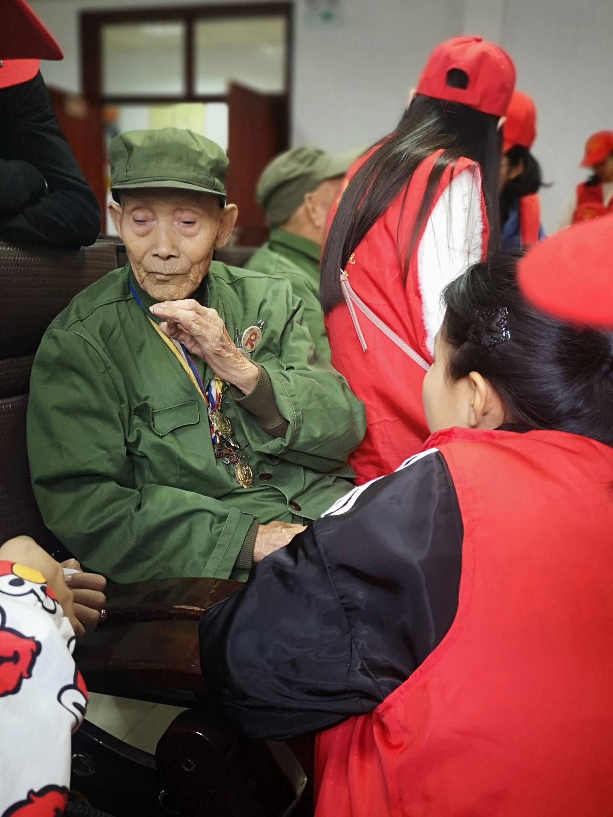 金秋重阳——再献红色温暖14.jpg 金秋重阳——再献红色温暖14.jpg