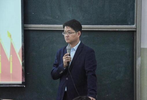 思齐住宿书院党总支书记1.jpg 思齐住宿书院党总支书记1.jpg