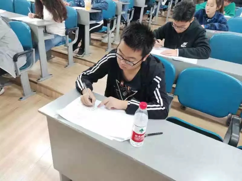 考试1.jpg 考试1.jpg