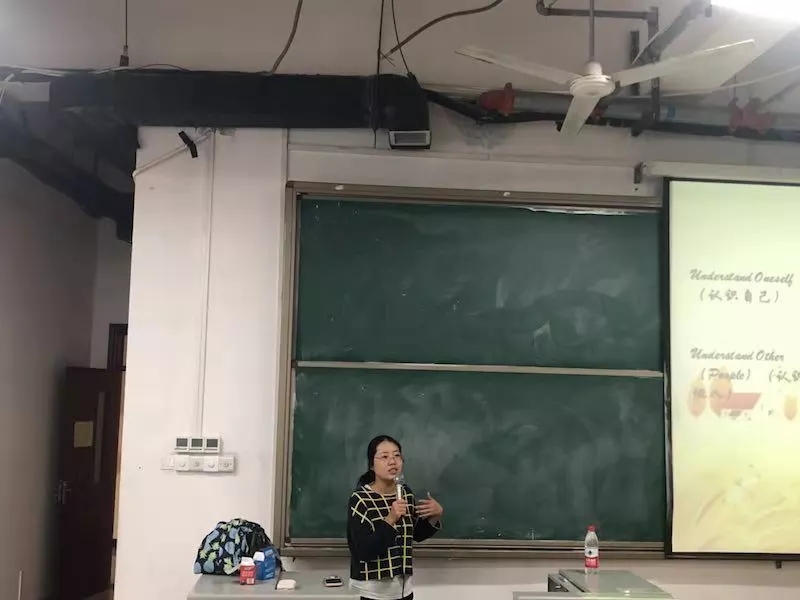 单欢欢 - 副本.jpg 单欢欢 - 副本.jpg