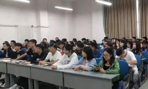 明礼住宿书院团学见面会1.jpg 明礼住宿书院团学见面会1.jpg
