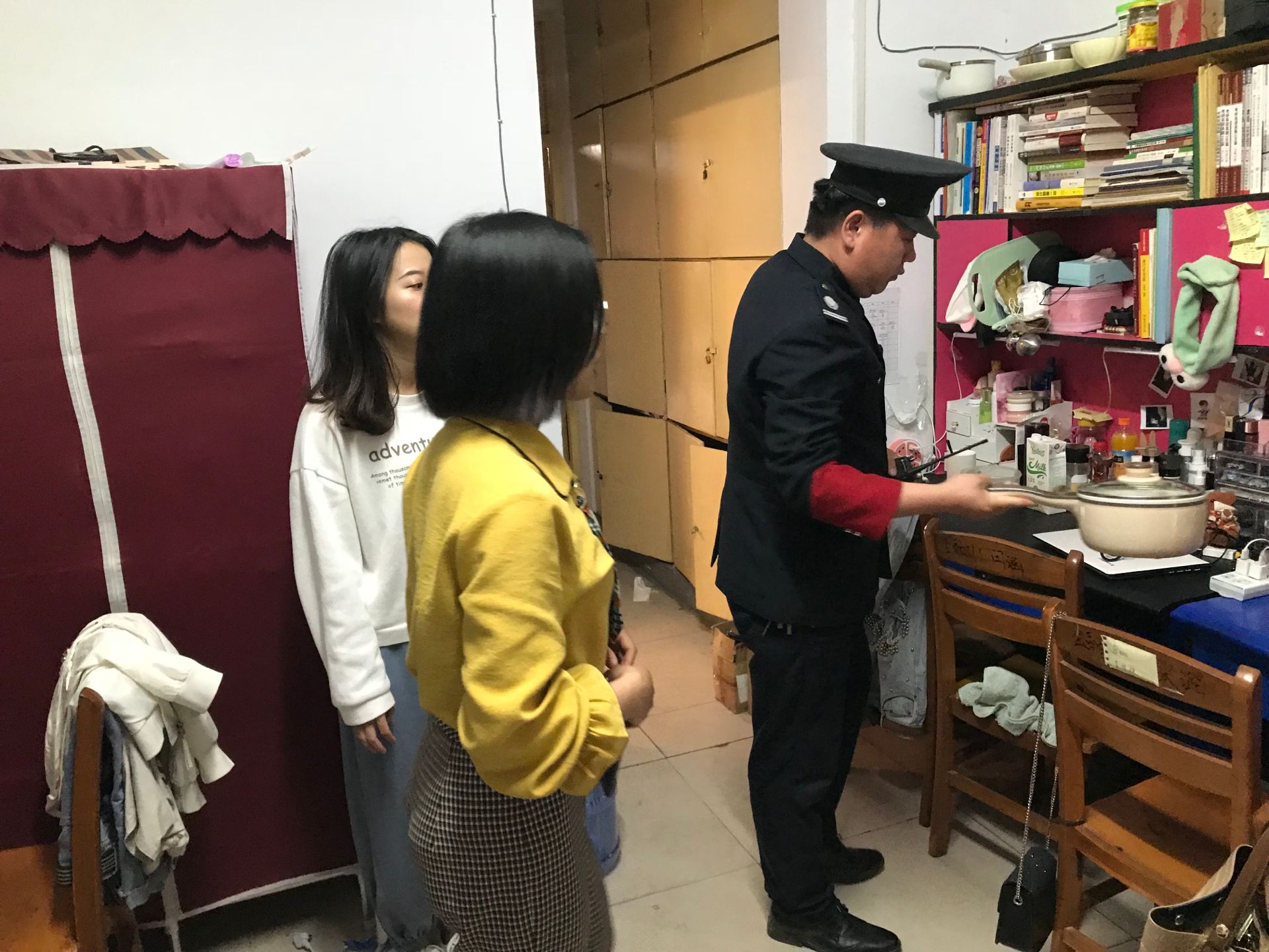 知行宿舍检查2 (2).jpg 知行宿舍检查2 (2).jpg